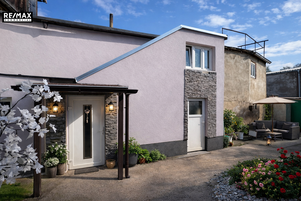 vstup do domu, dvorek