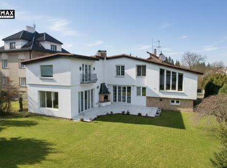 pohled ze zahrady | Prodej - dům/vila, 355 m²