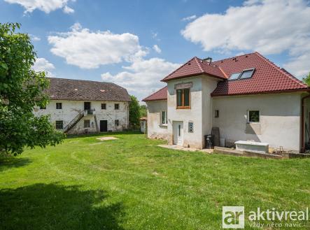 Tajná usedlost Viktor Janovský 18 | Prodej - dům/vila, 860 m²