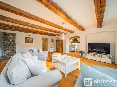 7IV04623 | Prodej - historický objekt, 240 m²