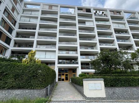 7fa77df7-3f0b-4b94-9039-3f22780525ca | Pronájem bytu, 4+kk, 158 m²