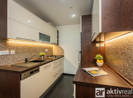 viktor janovsky byt2kk sportovni 07 | Pronájem bytu, 2+kk, 47 m²