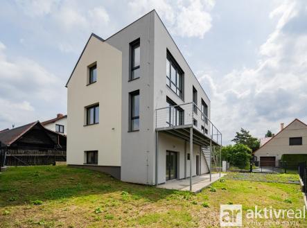 7IV05742 | Prodej - dům/vila, 248 m²