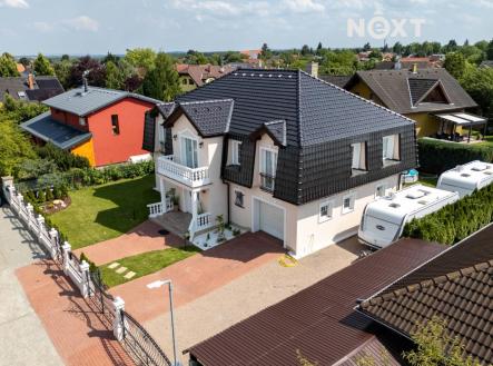 Prodej - dům/vila, 240 m²