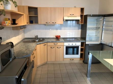 kuch. kout | Pronájem bytu, 1+kk, 60 m²