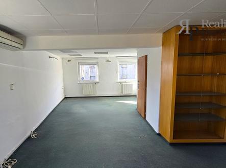 20251031-114409-1.jpg | Pronájem bytu, 5+1, 99 m²