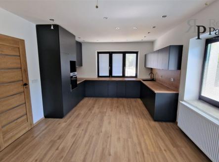 Kuchyně v 1NP | Prodej - dům/vila, 367 m²