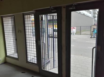 Bez popisku | Pronájem - obchodní prostor, 42 m²