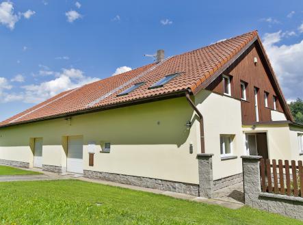 pohled na dům | Prodej - dům/vila, 320 m²