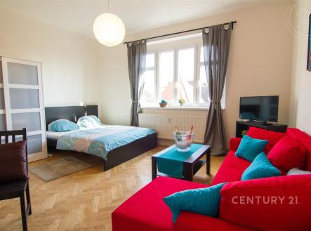 . | Pronájem bytu, 1+kk, 32 m²