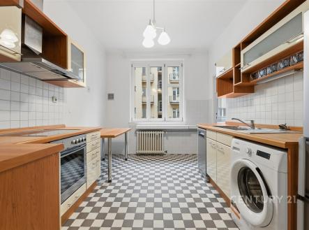 kuchyně | Pronájem bytu, 4+1, 93 m²