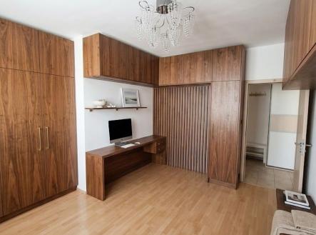 ložnice 1 se stávajícím vybavením | Pronájem bytu, 3+kk, 80 m²