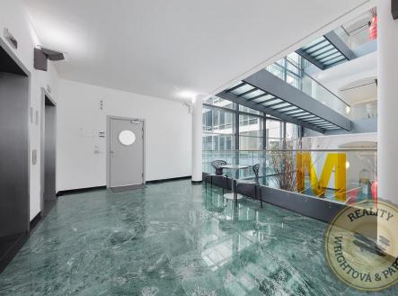 Pronájem - kanceláře, 1 500 m²