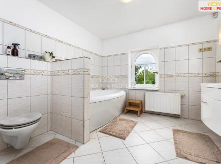 24 | Prodej - dům/vila, 413 m²