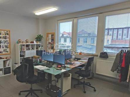 Pronájem - kanceláře, 188 m²