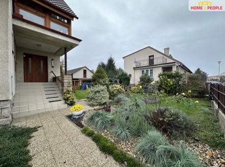 4 | Prodej - dům/vila, 240 m²