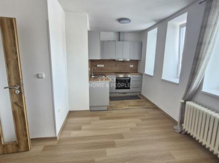 Pronájem bytu, 2+1, 80 m² obrázek