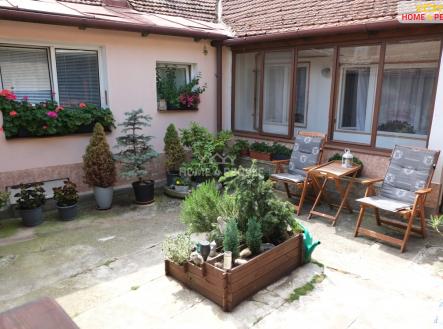 2 | Prodej - dům/vila, 310 m²