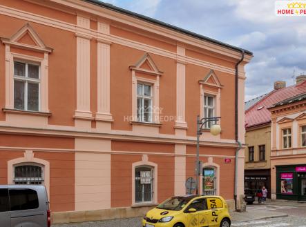 3 | Prodej - dům/vila, 748 m²