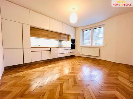 Pronájem bytu, 3+kk, 70 m²