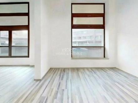 3 | Pronájem - obchodní prostor, 79 m²