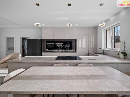 4 | Prodej - dům/vila, 166 m²