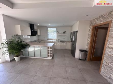 2 | Pronájem - dům/vila, 185 m²