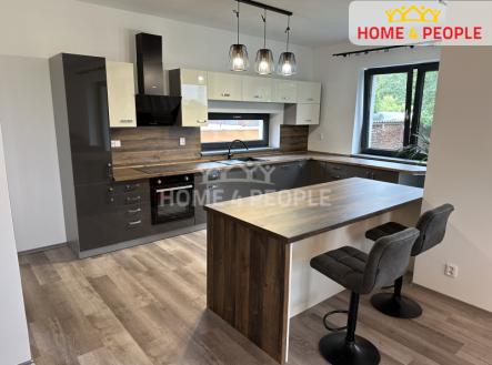 2 | Pronájem - dům/vila, 160 m²