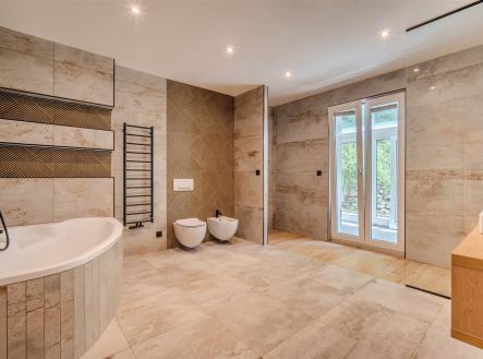 . | Prodej - dům/vila, 450 m²