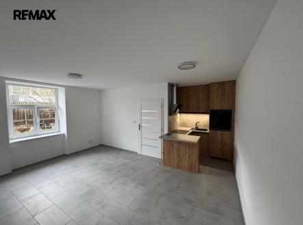 Pronájem bytu, 1+kk, 34 m² obrázek