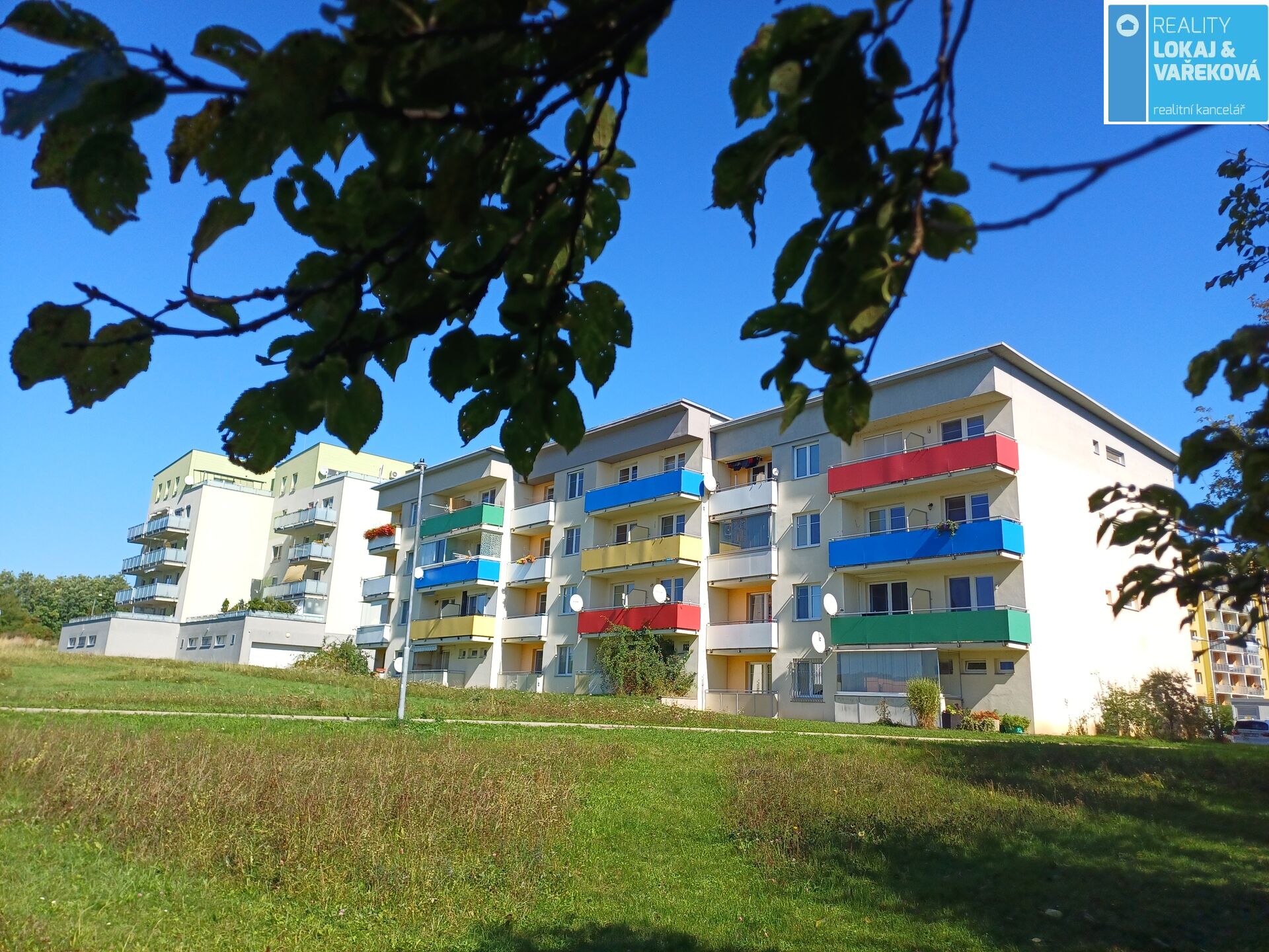 Prodej cihlového bytu 2+KK s komorou, sklepem a balkonem v Rousínově.