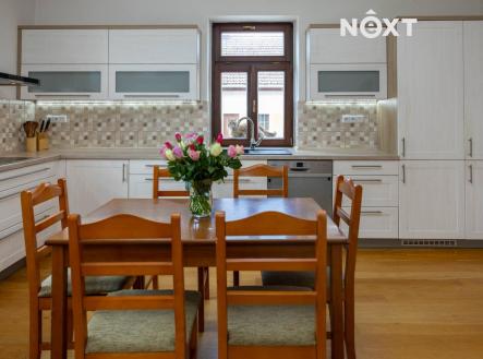 Prodej - dům/vila, 380 m²