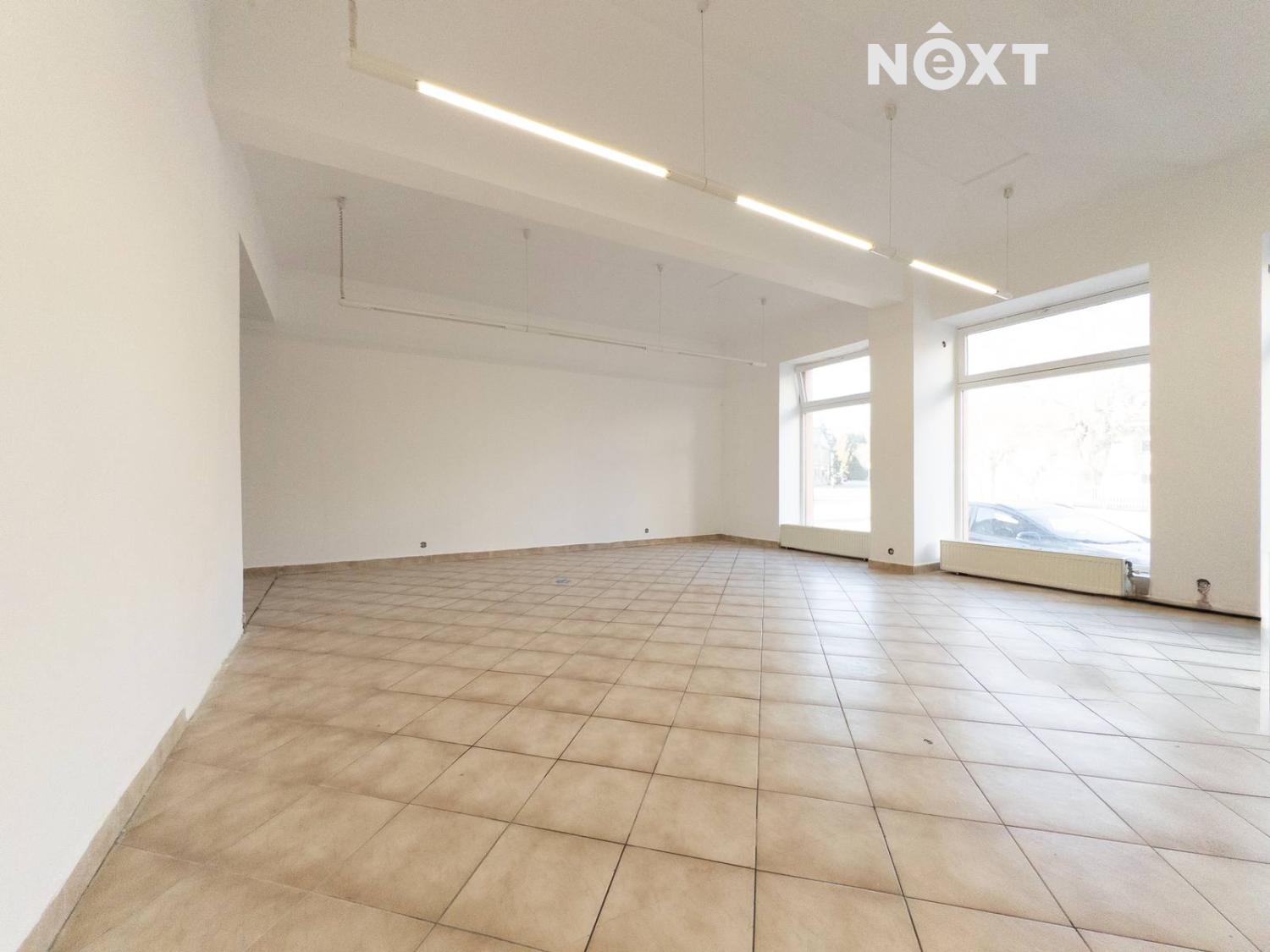 Pronájem komerční Obchodní prostory, 87㎡