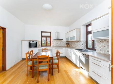 Prodej - dům/vila, 380 m²