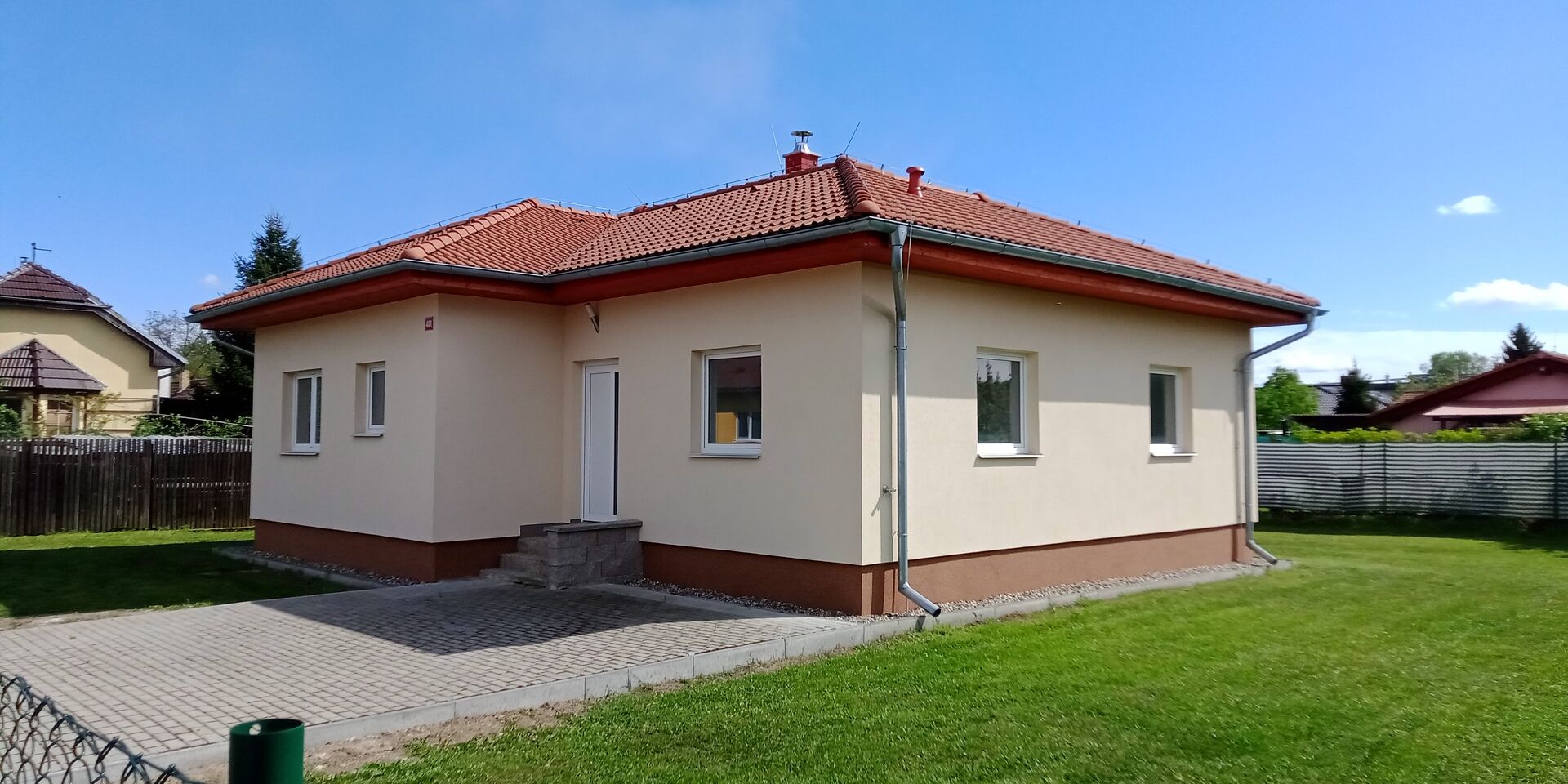 Novostavba Rodinného domu 3+1, se zahradou 552m2 v obci Dolní Beřkovice u Mělníka