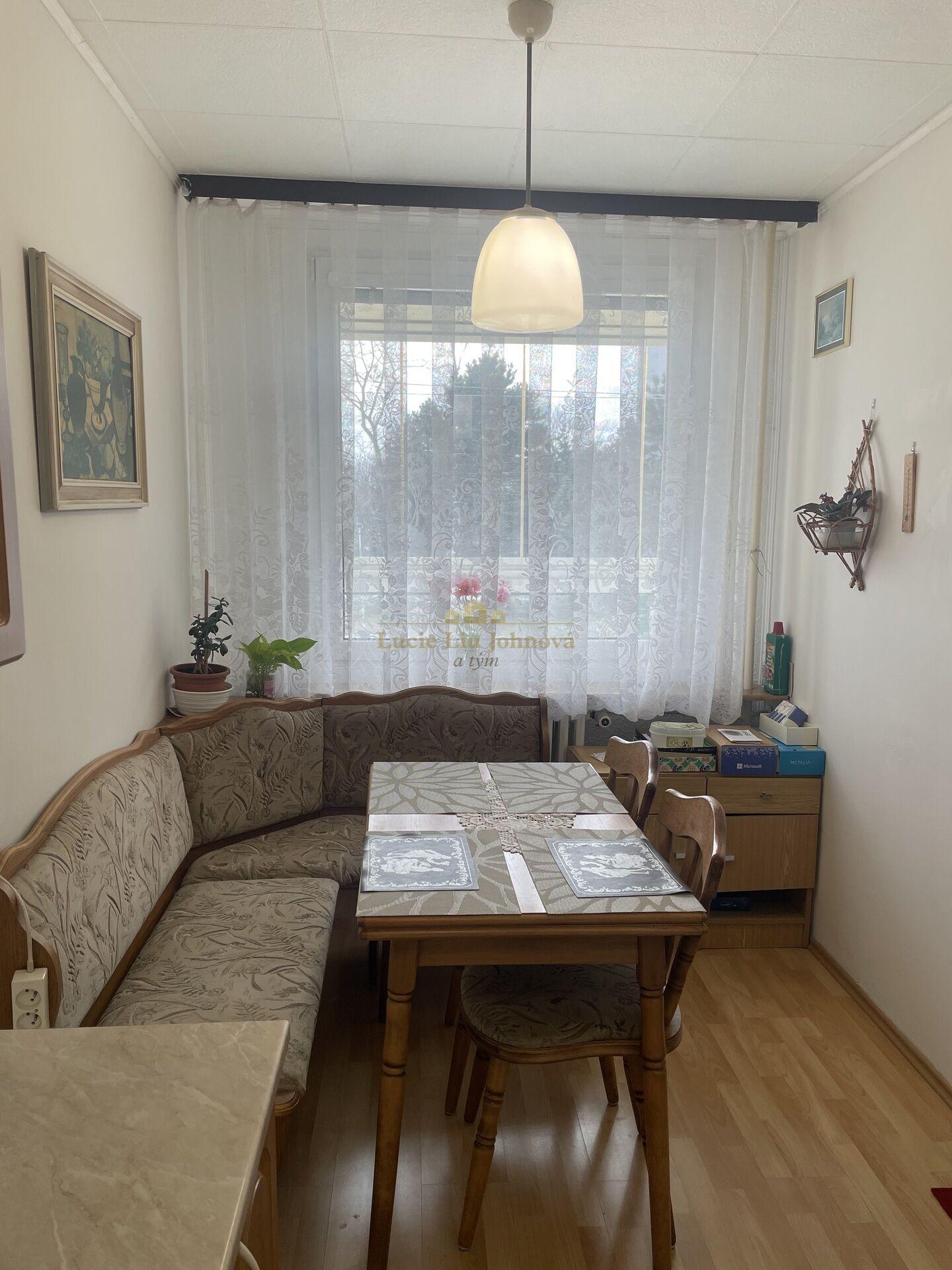 Pronájem bytu 3+1, lodžie, OV, 72m2, Na Křečku, Praha 10 - Horní Měcholupy