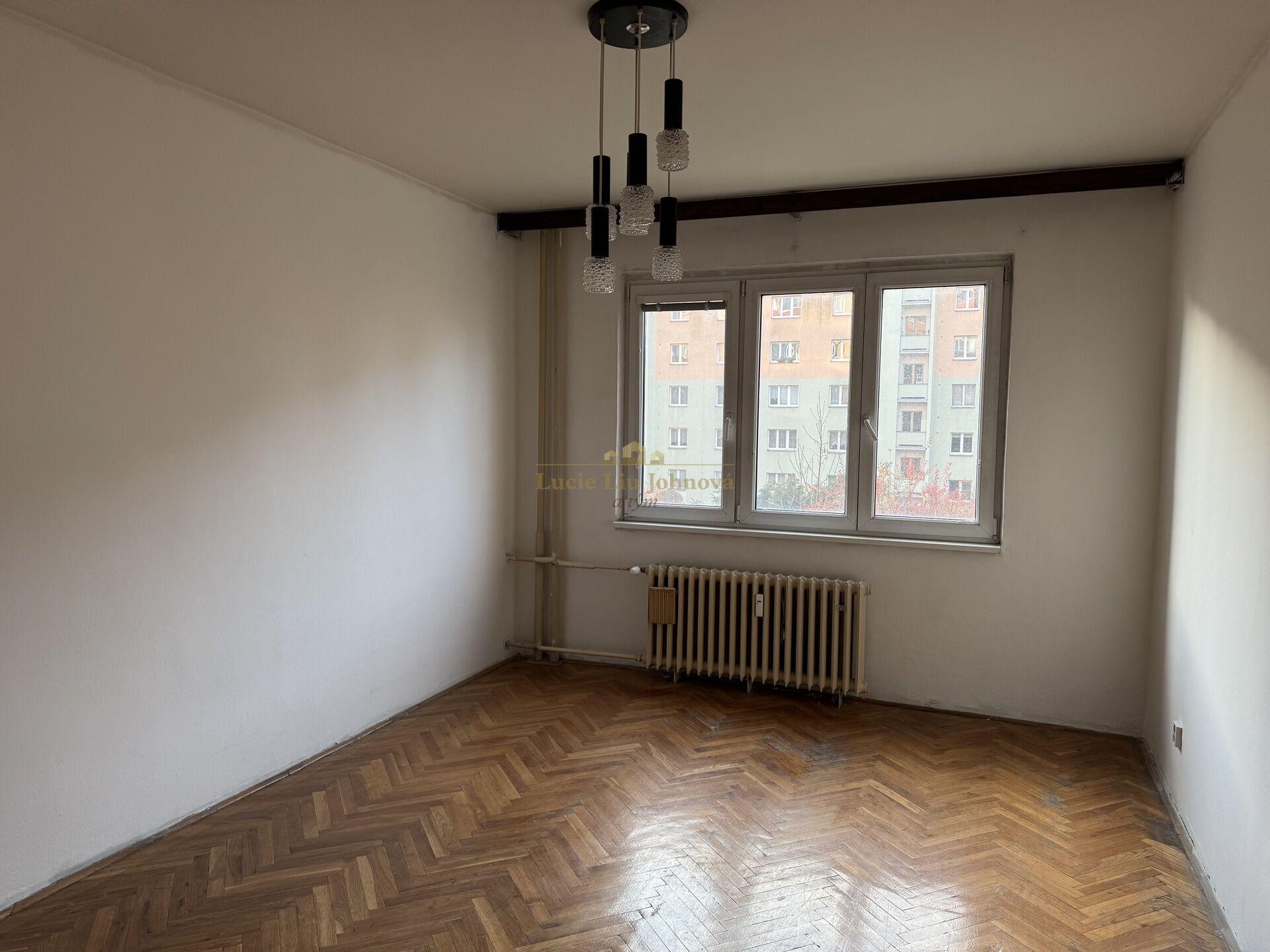 Prodej bytu 3+1 s lodžií a sklepem, 78 m², OV, Praha 9 – Hloubětín, Slévačská