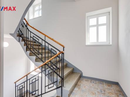 bakalarska-6-bobik-31-1.jpg | Prodej - dům/vila, 320 m²