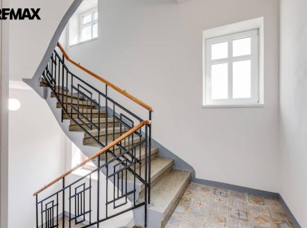 bakalarska-6-bobik-31-1.jpg | Prodej - dům/vila, 320 m²