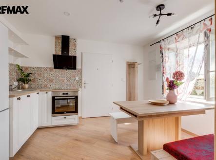 bakalarska-6-bobik-24-1.jpg | Prodej - dům/vila, 320 m²