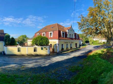 5898ad36-57d8-4d1d-a5b1-4cfe4ce065b1.jpg | Prodej - hotel, 960 m²