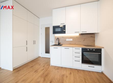 Pronájem bytu, 1+kk, 39 m² obrázek