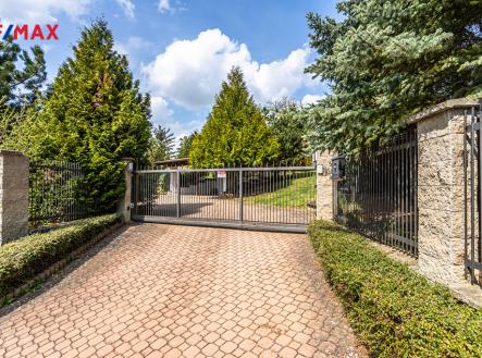 vjezd na pozemek | Prodej - pozemek pro bydlení, 1 550 m²