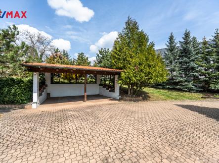 garáž pro dvě auta na pozemku | Prodej - pozemek pro bydlení, 1 550 m²