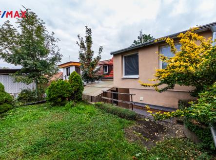 Pohled na dům ze zahrady | Prodej - dům/vila, 78 m²