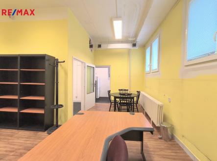 obrazek-whatsapp-2025-10-09-v-13.23.20-62130d10.jpg | Pronájem - kanceláře, 61 m²