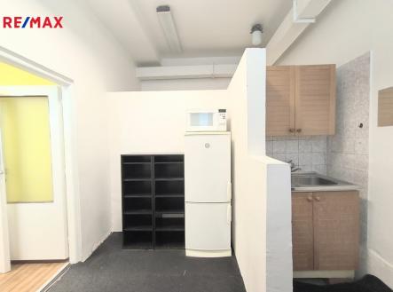 obrazek-whatsapp-2025-10-09-v-13.23.21-786ed103.jpg | Pronájem - kanceláře, 61 m²