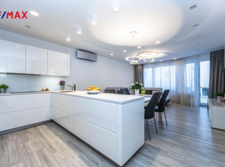 mh7-5852.jpg | Pronájem bytu, 2+kk, 73 m²