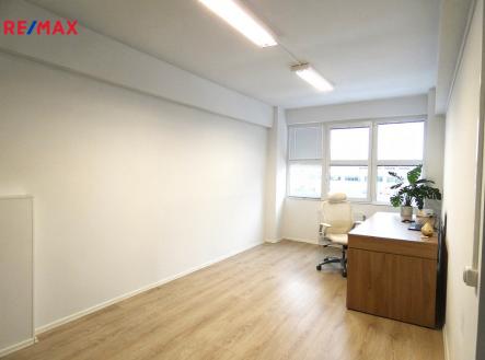 ai-3151483.jpg | Pronájem - kanceláře, 77 m²