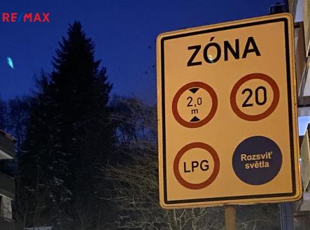 Zóna | Pronájem - malý objekt/garáž